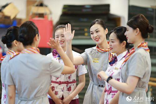 重慶空姐與動姐攜手開展服務禮儀培訓，積極備戰暑運高峰
