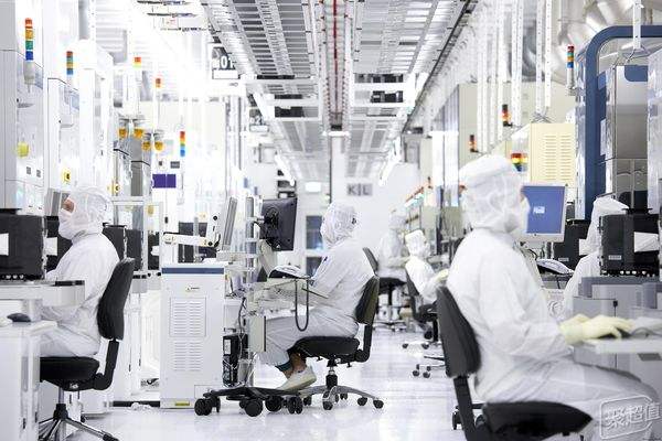 日美技術人員入境受阻，大陸面板與半導體擴產面臨延期挑戰